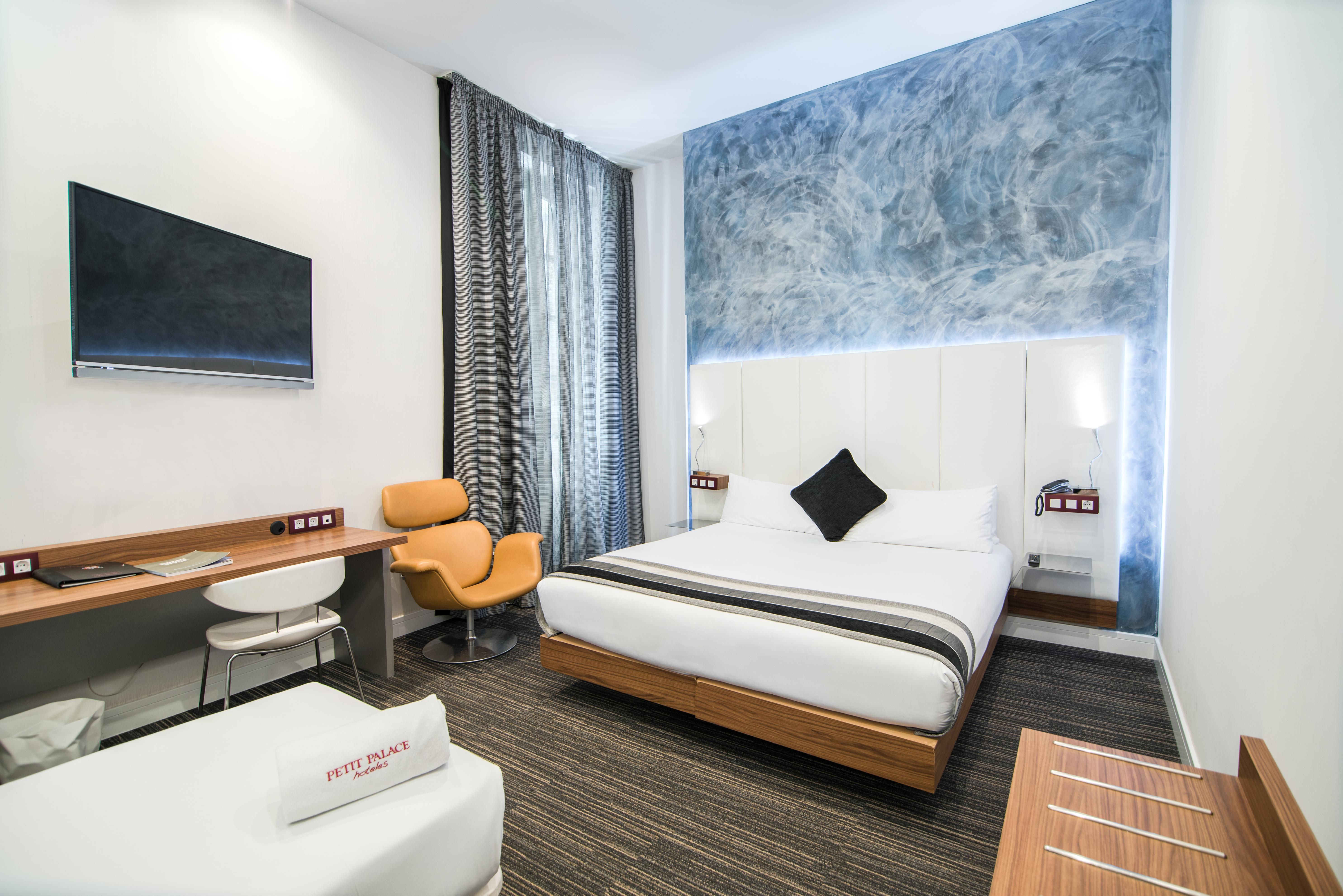 Hotel Petit Palace Boqueria Garden 4*