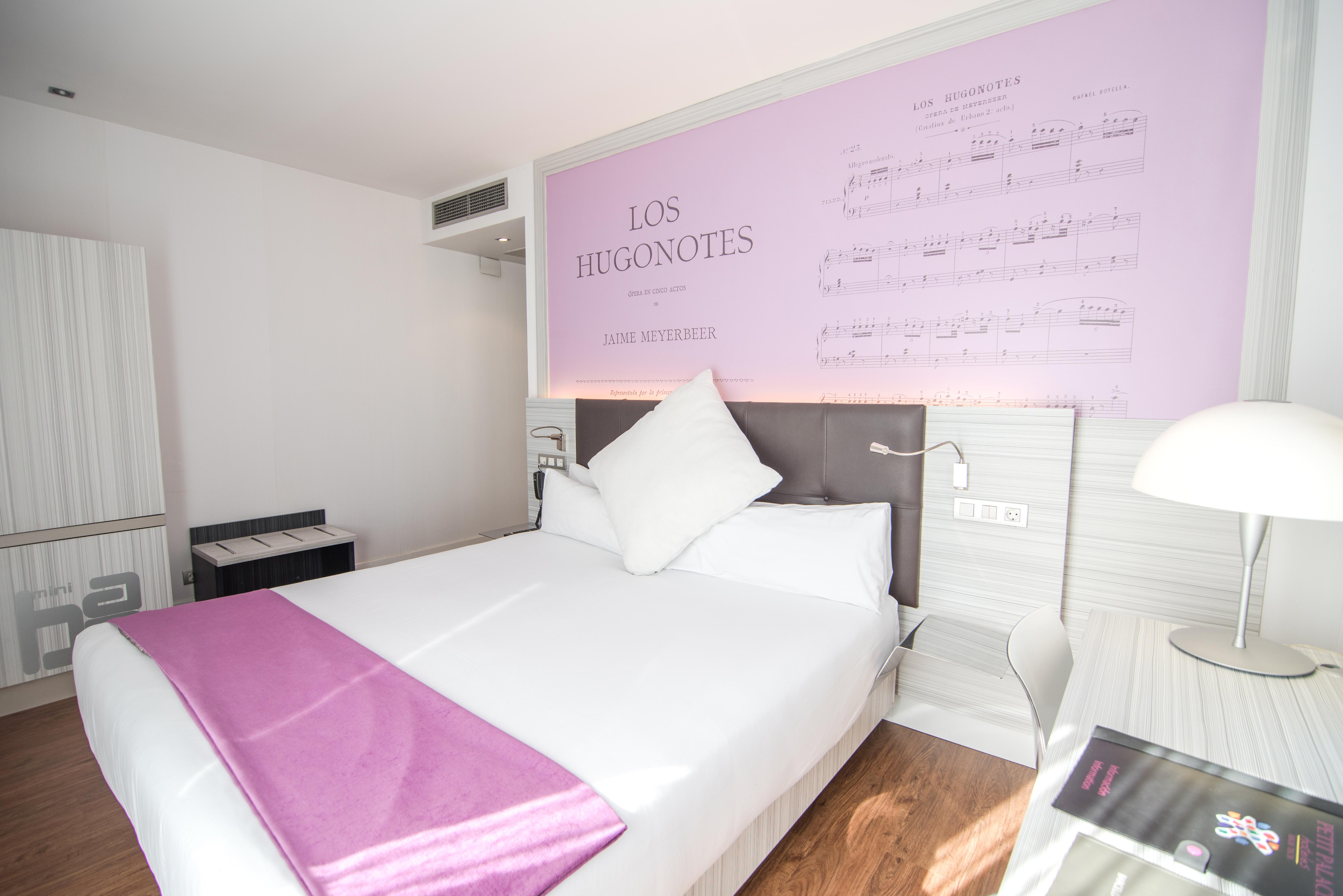 Petit Palace Boqueria Garden Hotel 4*