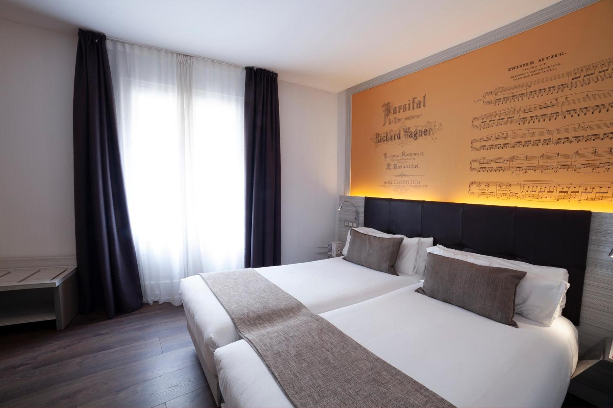 Hotel Petit Palace Boqueria Garden 4*